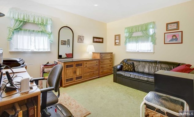 640 Dawes Hwy, Pompton Falls NJ 07442-1545 exterior