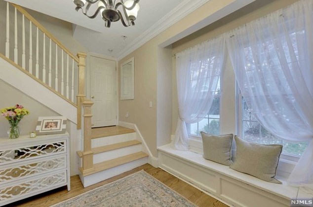 19 Myrtle St, Rutherford NJ  07070-1129 exterior