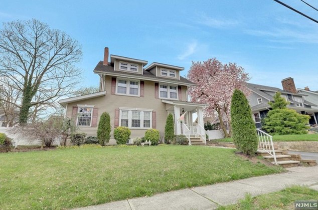 19 Myrtle St, Rutherford NJ  07070-1129 exterior