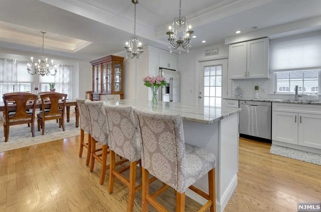 19 Myrtle St, Rutherford NJ  07070-1129 exterior