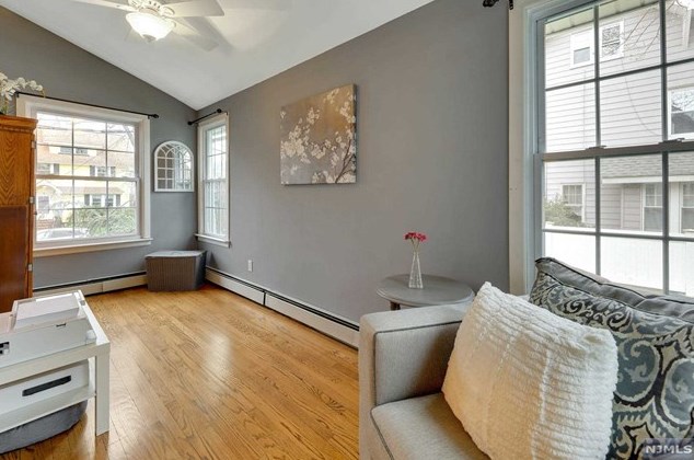 19 Myrtle St, Rutherford NJ  07070-1129 exterior