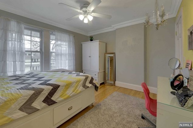 19 Myrtle St, Rutherford NJ  07070-1129 exterior