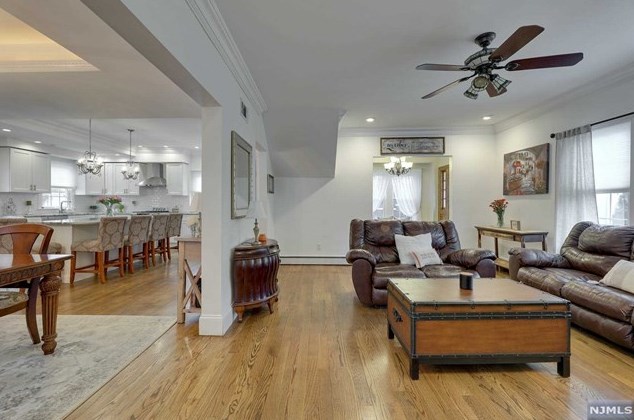 19 Myrtle St, Rutherford NJ  07070-1129 exterior