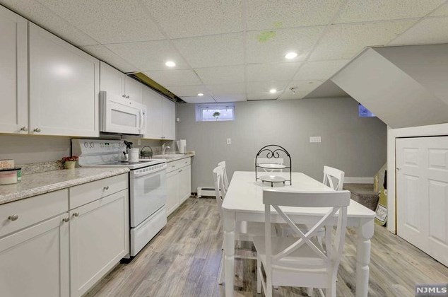 19 Myrtle St, Rutherford NJ  07070-1129 exterior