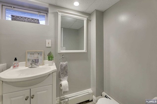 19 Myrtle St, Rutherford NJ  07070-1129 exterior