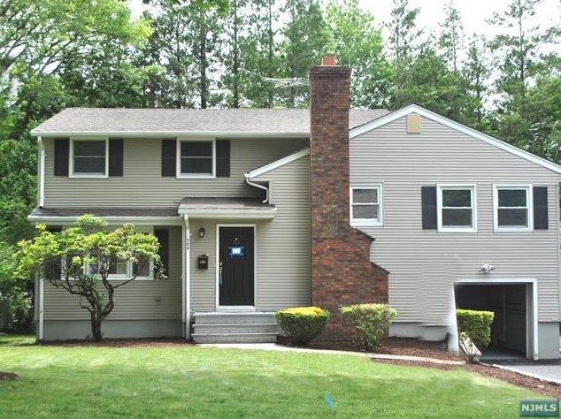 206 E Madison Ave, Cresskill, NJ 07626