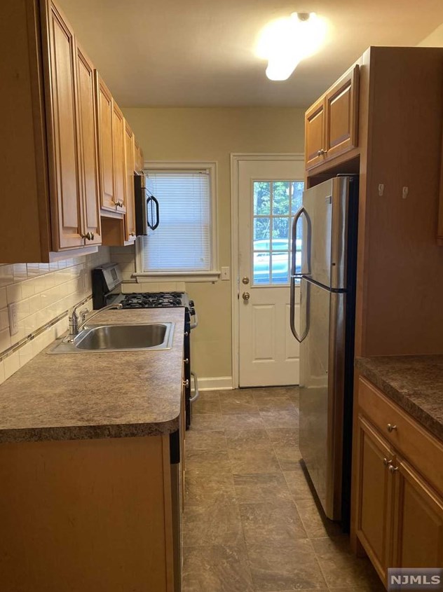 256 Tenafly Rd, Tenafly, NJ 07670