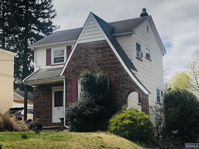 284 Sussex Rd, Wood-Ridge, NJ 07075