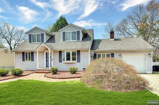 191 Bogert Rd, River Edge, NJ 07661