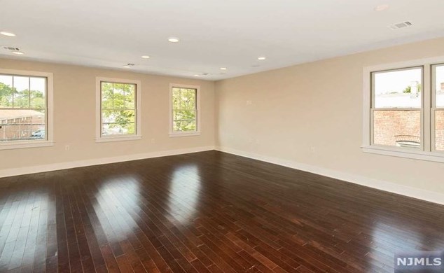 119 Washington Ave, Little Ferry NJ  07643-2085 exterior