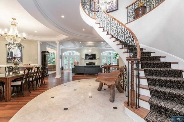 214 Bellaire Dr, Demarest, NJ 07627