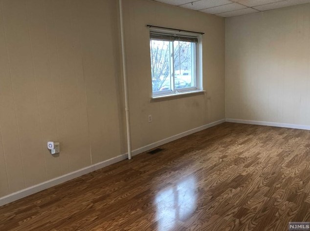 522 Ringwood Ave, Midvale NJ  07465-2316 exterior