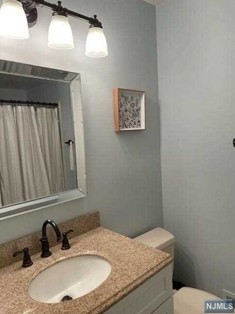 3 Colonial Village Dr, Hillsdale NJ  07642-1400 exterior