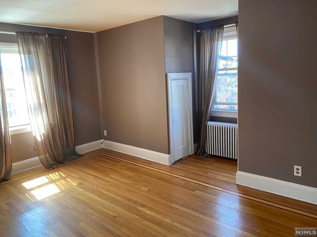 126 Pine St, Cliffside Park NJ  07010-1018 exterior