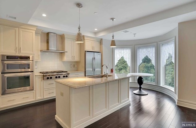 55 Eton Row, Union City, NJ 07086