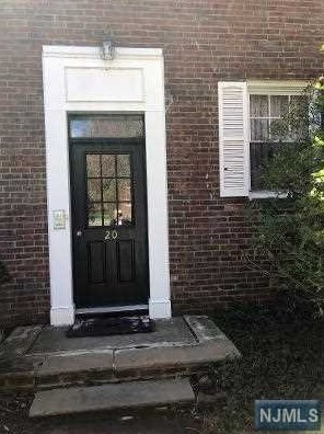20 Green Acres Dr #70, Verona, NJ 07044