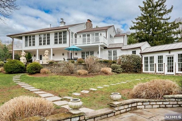 7 Boiling Spring Rd, Ho Ho Kus, NJ 07423