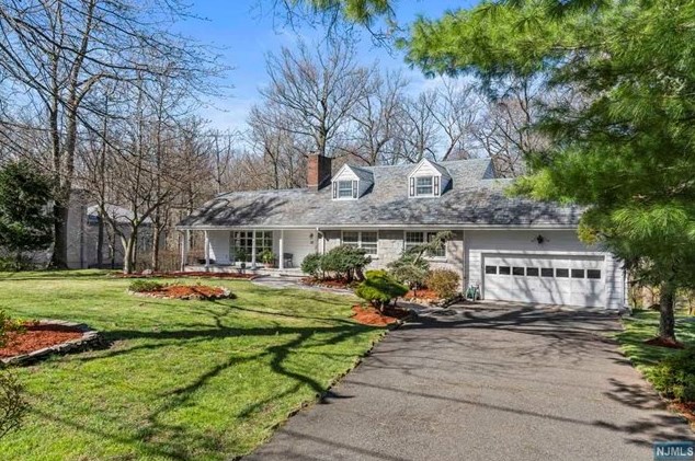 22 Lane Dr, Englewood, NJ 07631