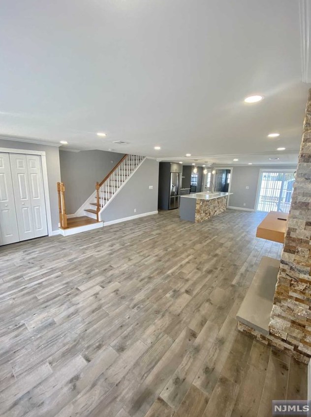 165 Page Ave, Lyndhurst NJ  07071-2612 exterior