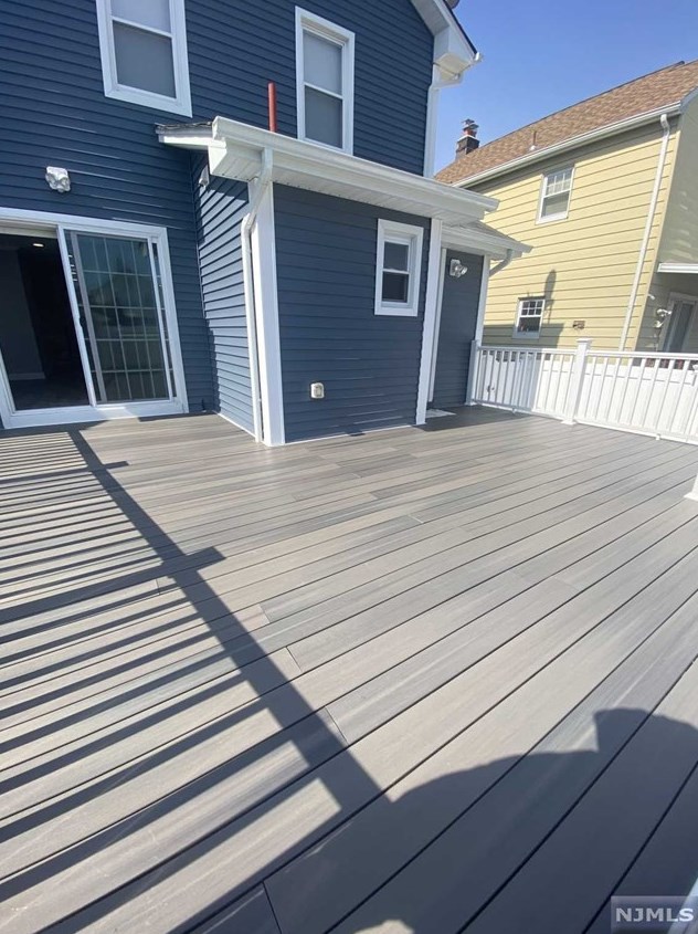 165 Page Ave, Lyndhurst NJ  07071-2612 exterior