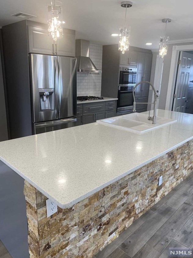 165 Page Ave, Lyndhurst NJ  07071-2612 exterior