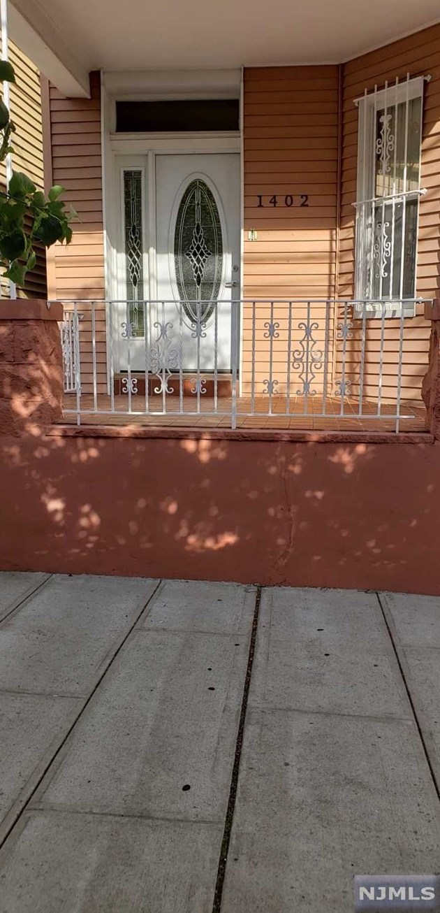 1402 New York Ave, Union City, NJ 07087