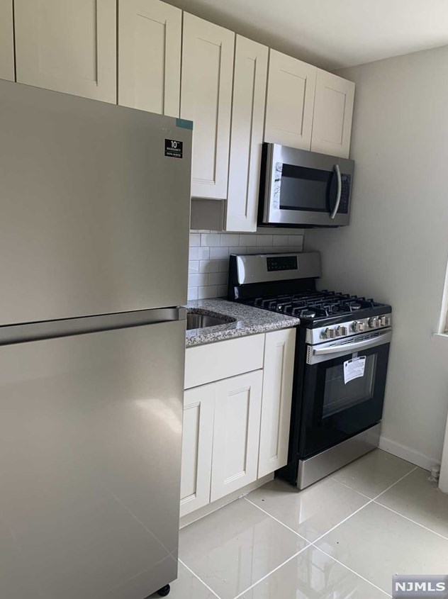 1241 Anderson Ave #6, West Fort Lee, NJ 07024