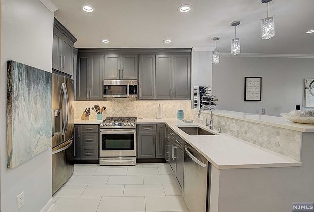 148 The Promenade, Edgewater, NJ 07020
