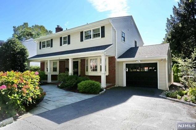 37 Belmont Rd, Ridgewood, NJ 07452