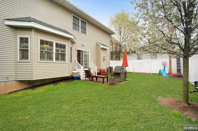 224 Jefferson Ave, Hasbrouck Heights, NJ 07604