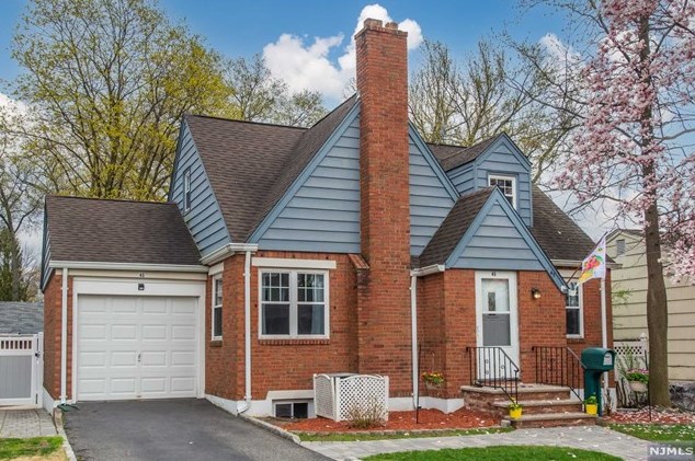 45 Chestnut St, Dumont, NJ 07628