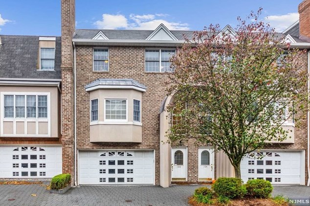 106 Stonegate Trail, Cresskill, NJ 07626
