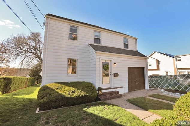 21 Pine St, North Arlington, NJ 07031-5719