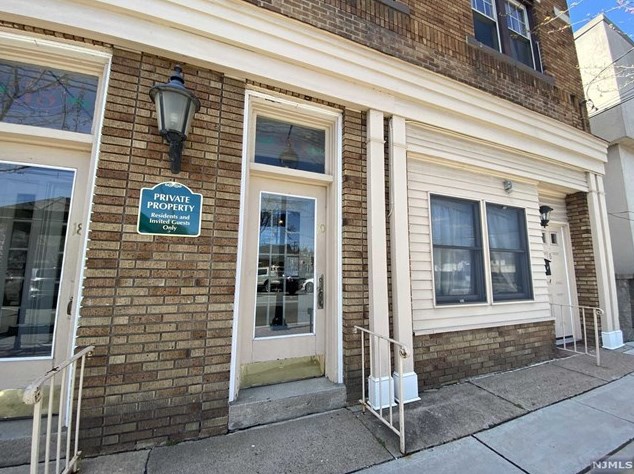 20 Emerson Plaza W #6, Emerson, NJ 07630