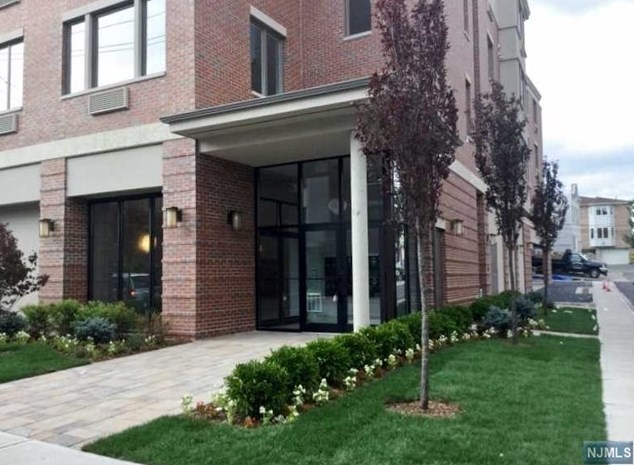 225 Walker St #207, Cliffside Park, NJ 07010