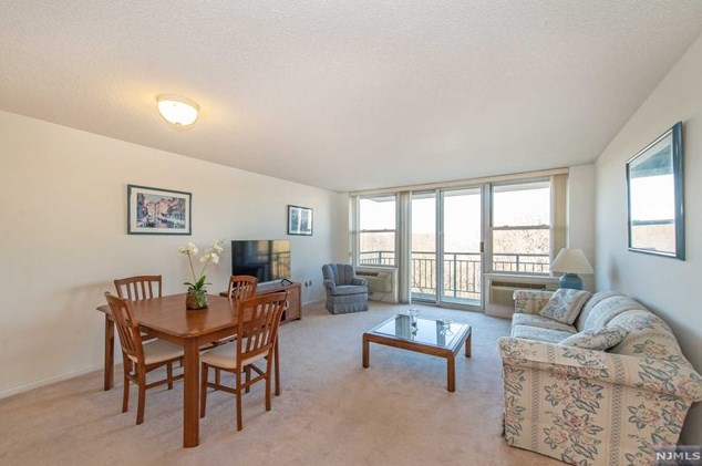 300 Main St #608, Little Falls, NJ 07424
