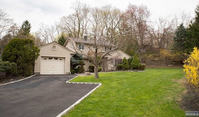 79 Macarthur Ave, Closter, NJ 07624
