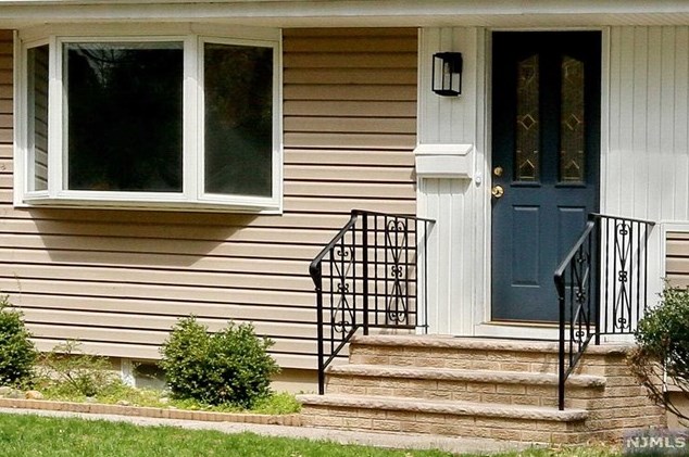 234 Raymond St, Hillsdale, NJ 07642-1914
