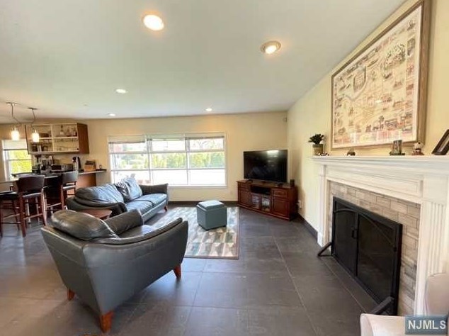 180 Passaic Ave, Rutherford, NJ 07070-1937