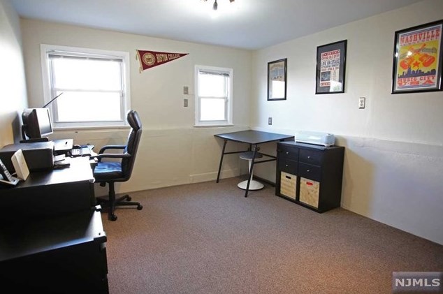 180 Passaic Ave, Rutherford NJ  07070-1937 exterior