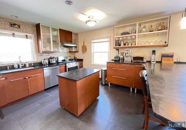 180 Passaic Ave, Rutherford NJ  07070-1937 exterior