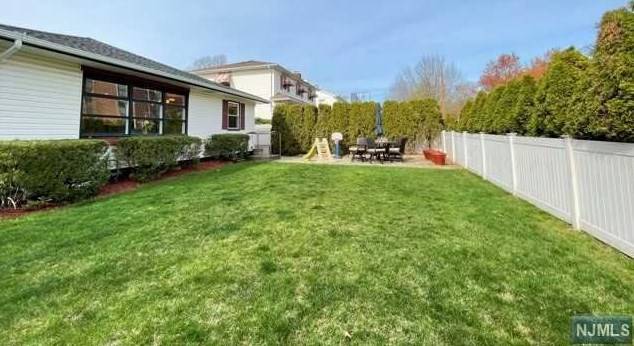 180 Passaic Ave, Rutherford NJ  07070-1937 exterior