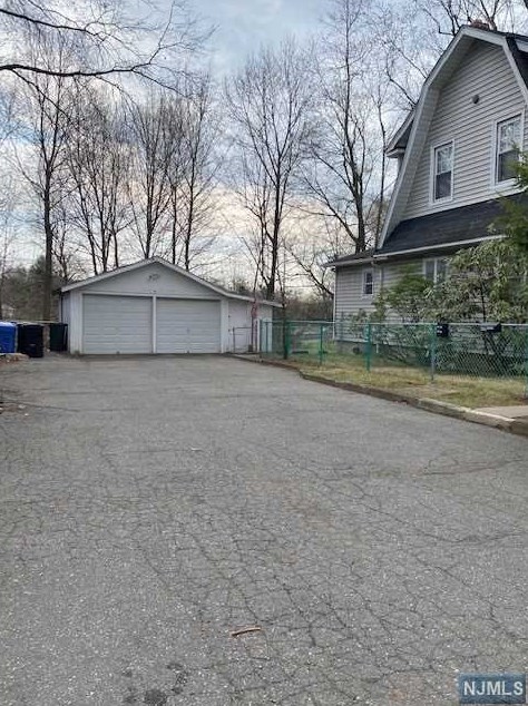 820 Highland Ave, Paramus, NJ 07652