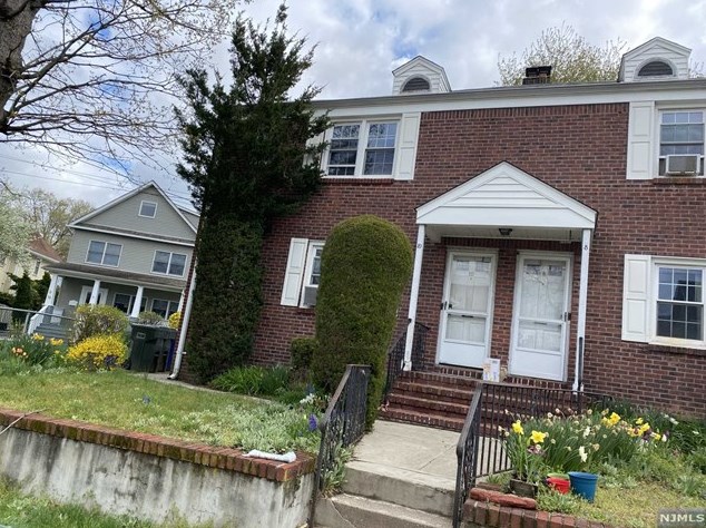 10 W Gouverneur Ave, Rutherford, NJ 07070