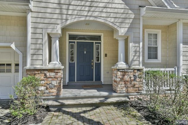 22 Overlook Ridge, Oakland, NJ 07436