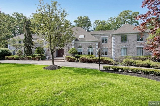 3 S Pond Rd, Upper Saddle River, NJ 07458