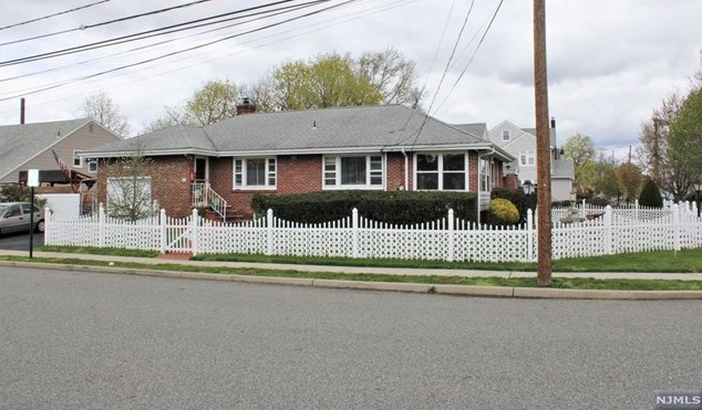66 Village Rd, Clifton, NJ 07013-3436