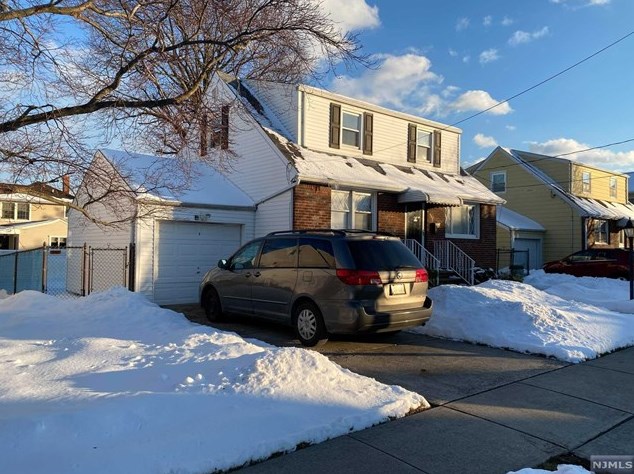 696 2nd St, Secaucus, NJ 07094