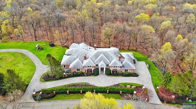 14 Shinnecock Trail, Franklin Lakes, NJ 07417