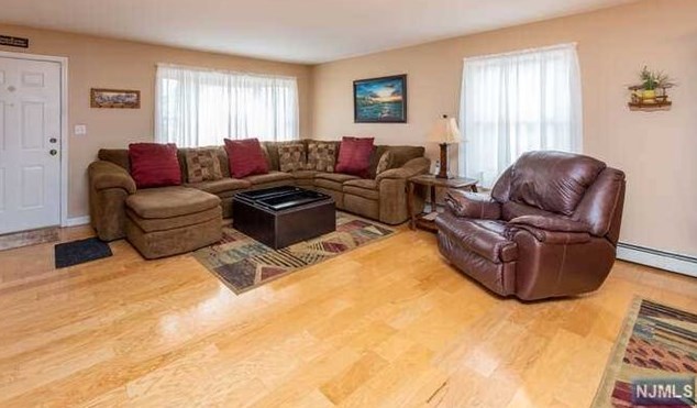 297 Farnham Ave, Lodi, NJ 07644